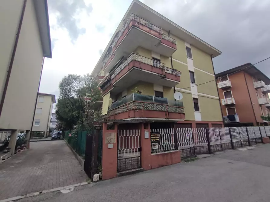 Immagine 19 di Appartamento in vendita  in via Faccioli 29 a Vicenza