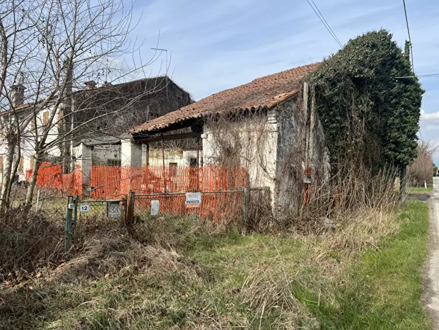 Immagine 2 di Rustico / casale in vendita  in via sega a Piazzola Sul Brenta