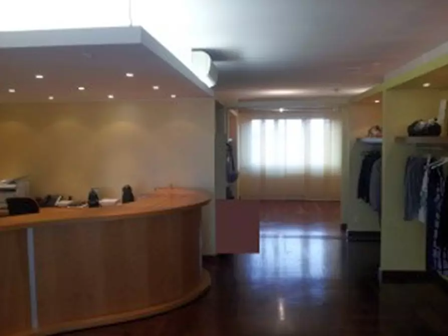 Immagine 8 di Negozio in vendita  in VIA DI VITTORIO G. a Segrate