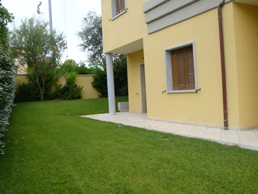 Immagine 3 di Appartamento in vendita  a Olbia