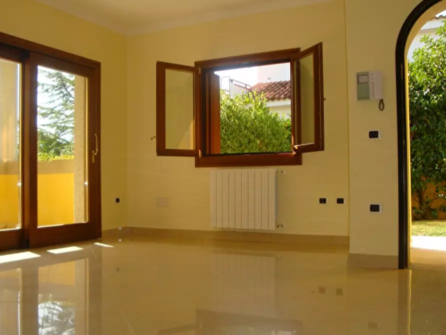 Immagine 10 di Appartamento in vendita  a Olbia