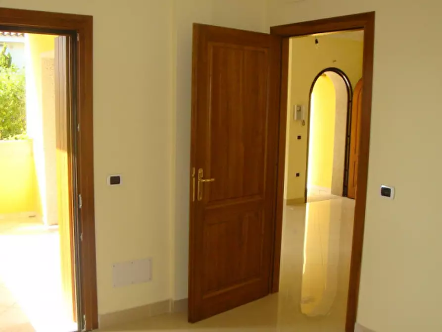 Immagine 17 di Appartamento in vendita  a Olbia