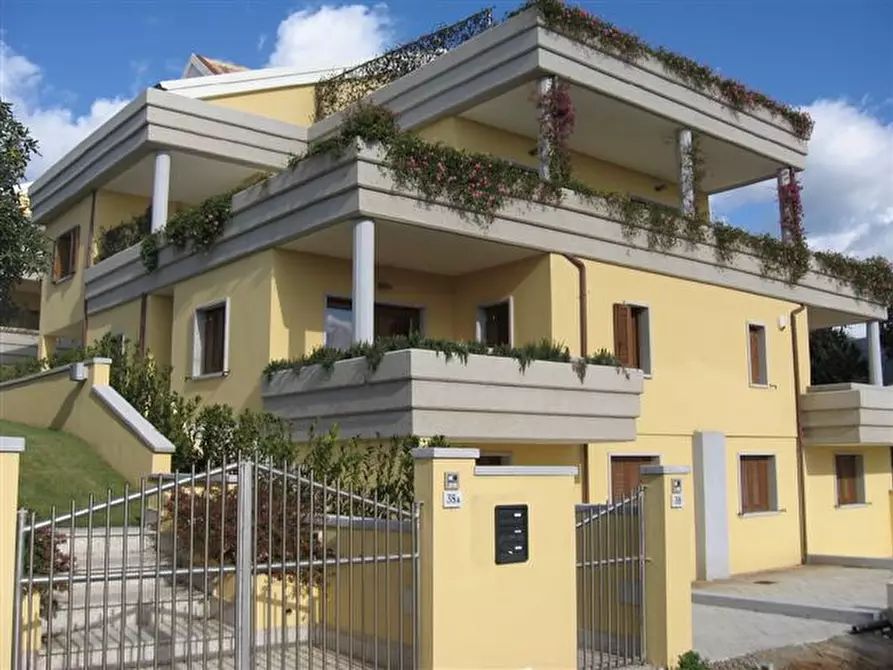 Immagine 30 di Appartamento in vendita  a Olbia