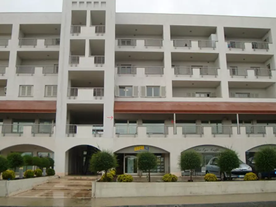 Immagine 3 di Attività commerciale in vendita  in viale Aldo Moro 367 a Olbia