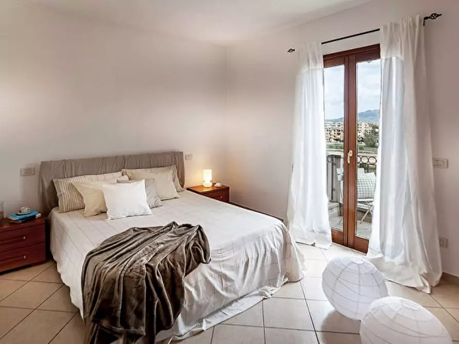 Immagine 8 di Appartamento in vendita  a Olbia