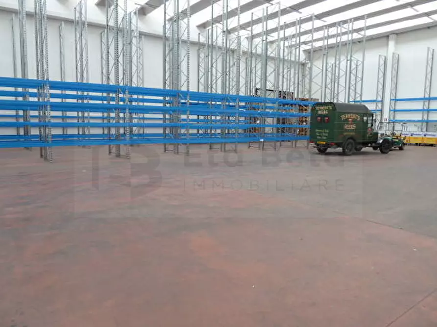Immagine 2 di Capannone industriale in affitto  in Via Messico a Padova