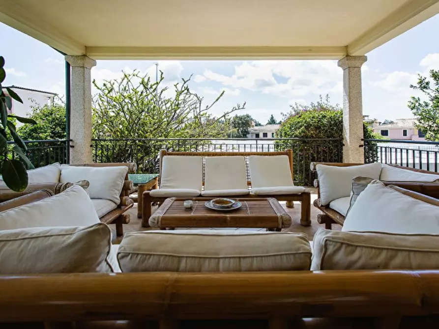 Immagine 2 di Villa in vendita  in via Enrico Berlinguer a Olbia