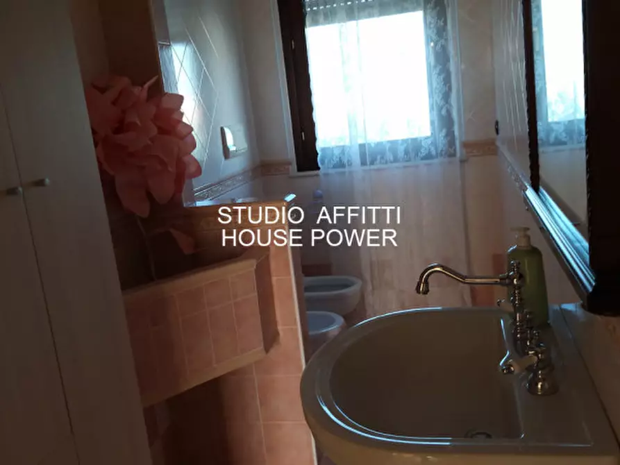 Immagine 11 di Villa in affitto  in Via Giovi a Montesilvano