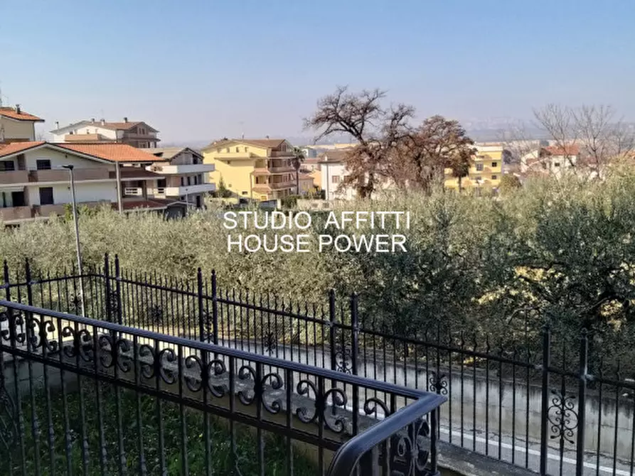 Immagine 27 di Villa in affitto  in Via Giovi a Montesilvano