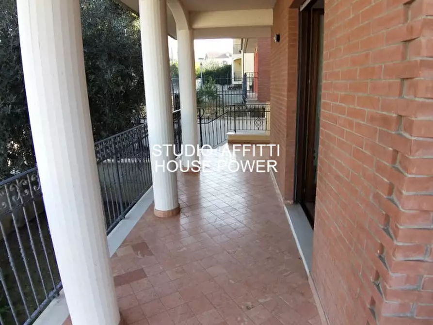 Immagine 29 di Villa in affitto  in Via Giovi a Montesilvano