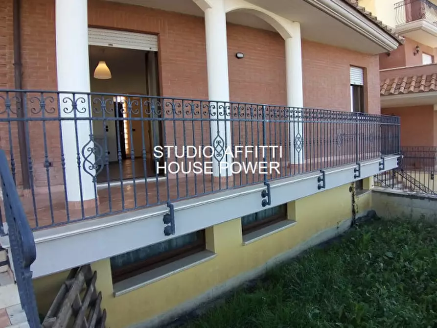 Immagine 30 di Villa in affitto  in Via Giovi a Montesilvano