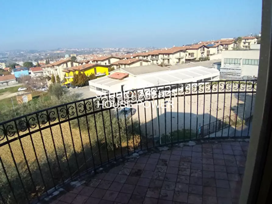 Immagine 43 di Villa in affitto  in Via Giovi a Montesilvano