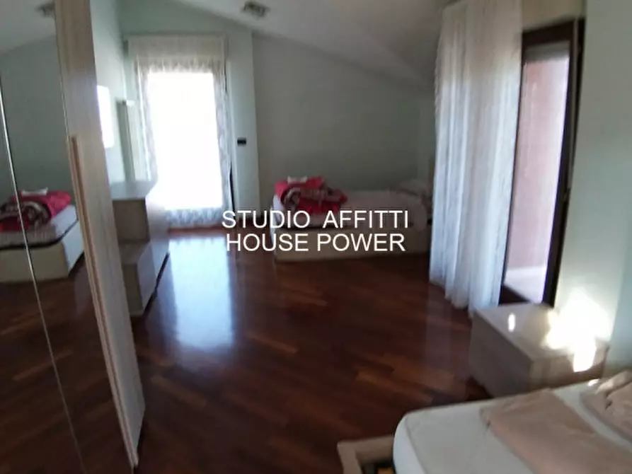 Immagine 47 di Villa in affitto  in Via Giovi a Montesilvano