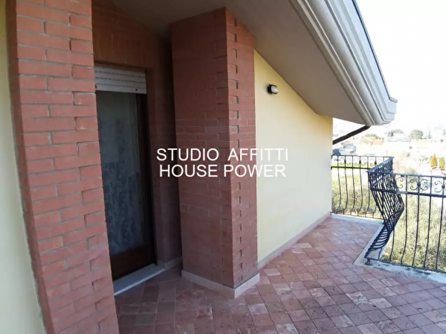 Immagine 48 di Villa in affitto  in Via Giovi a Montesilvano