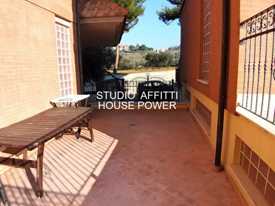 Immagine 52 di Villa in affitto  in Via Giovi a Montesilvano