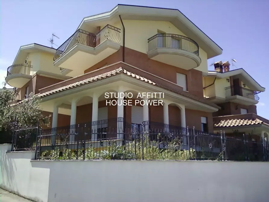 Immagine 59 di Villa in affitto  in Via Giovi a Montesilvano