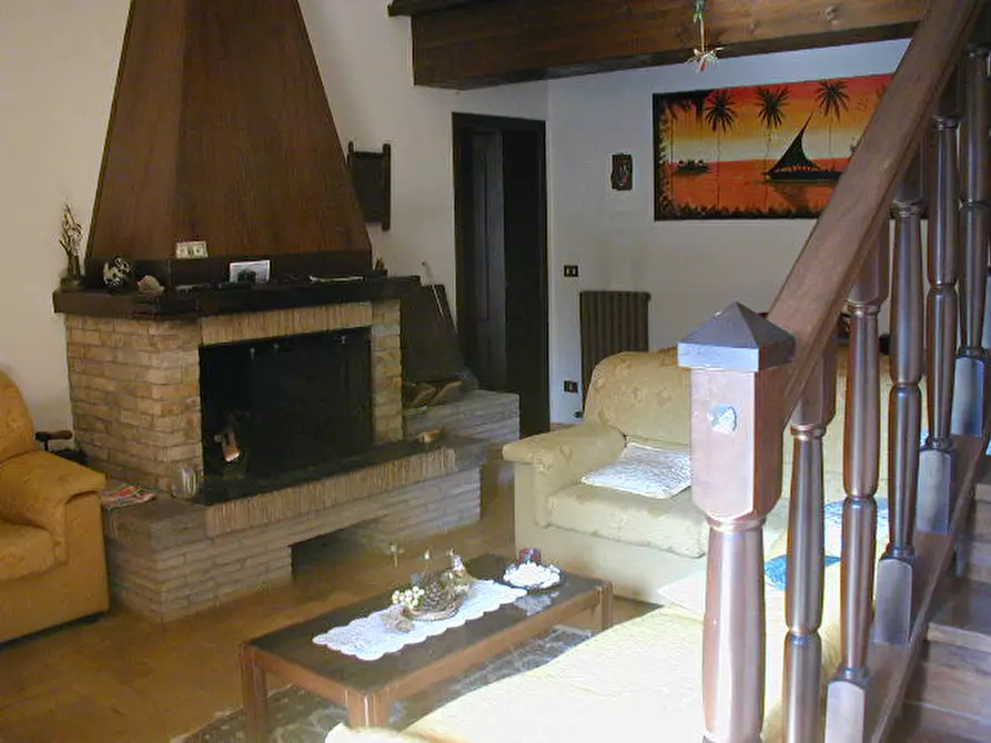 Immagine 2 di Casa indipendente in vendita  a Senigallia