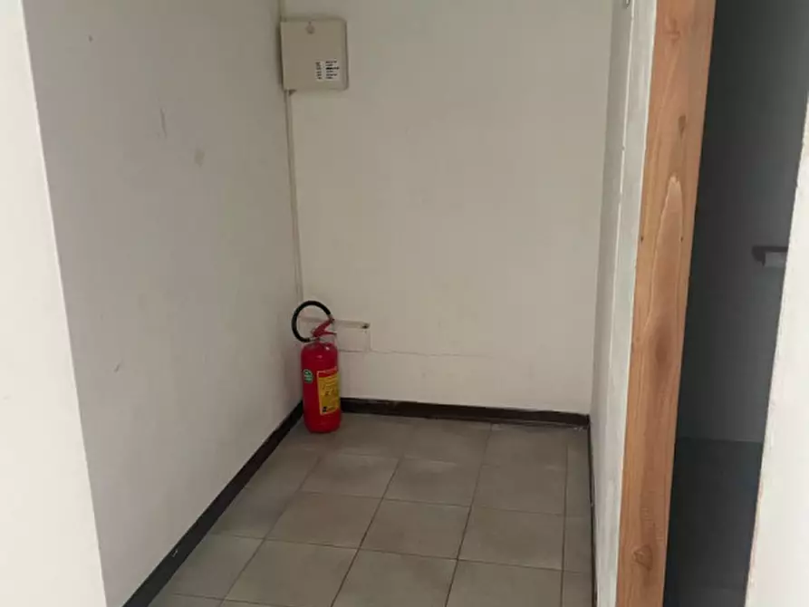 Immagine 3 di Negozio in vendita  in Città Verde a Terni