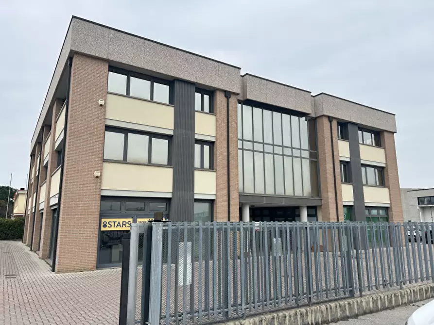 Immagine 2 di Negozio in affitto  in VIA UDINE a Mestrino