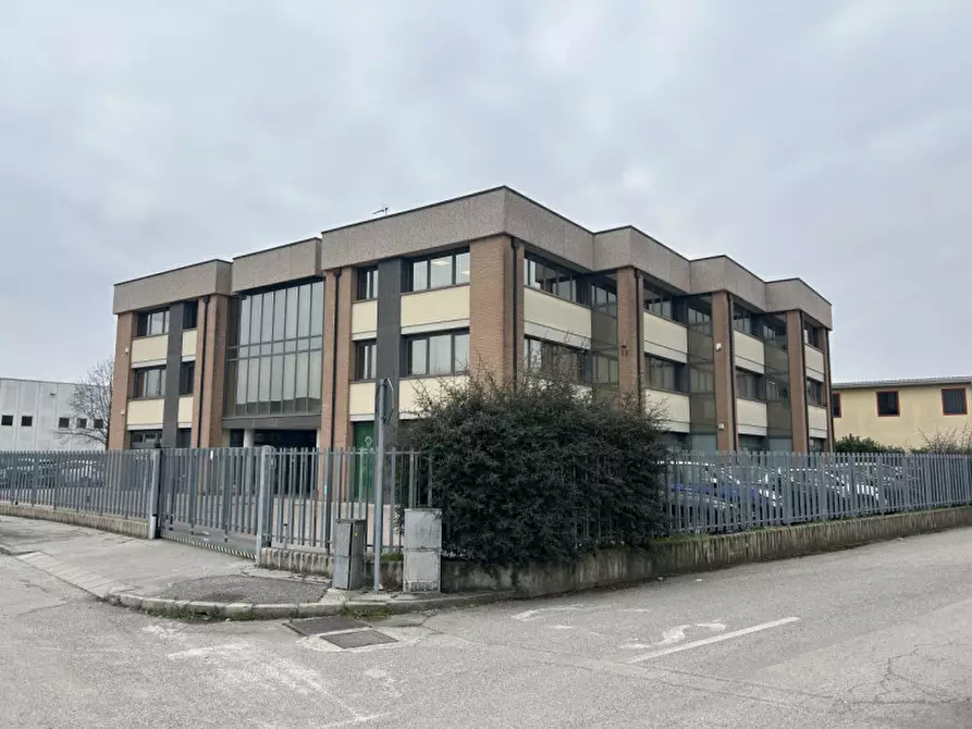 Immagine 33 di Negozio in affitto  in VIA UDINE a Mestrino