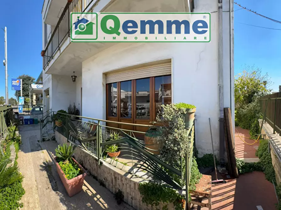Immagine 3 di Casa bifamiliare in vendita  in Via Vittorio Emanuele III a San Cesario Di Lecce