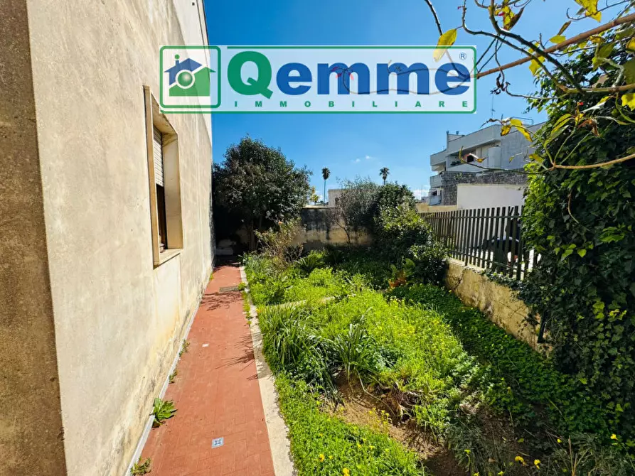 Immagine 30 di Casa bifamiliare in vendita  in Via Vittorio Emanuele III a San Cesario Di Lecce