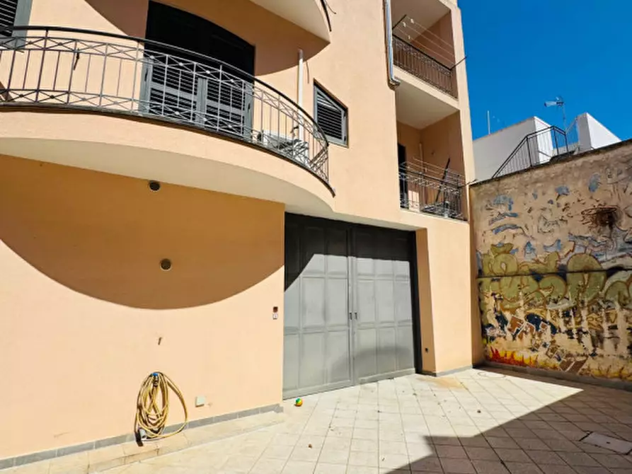 Immagine 72 di Villa in vendita  in Piazza Beethoven a Lequile