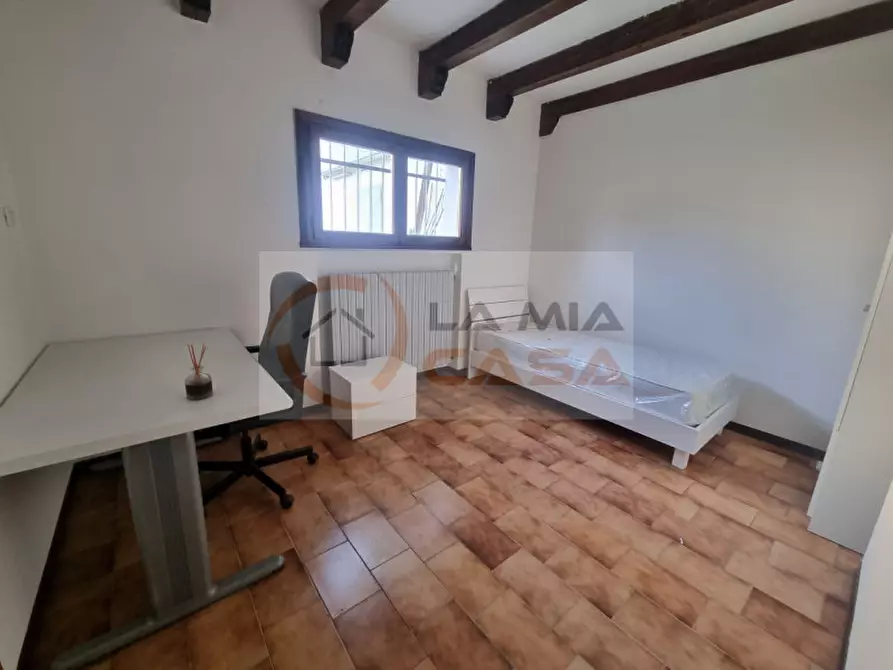Immagine 1 di Camera in affitto  in Via Europa, n. 6 a Legnaro