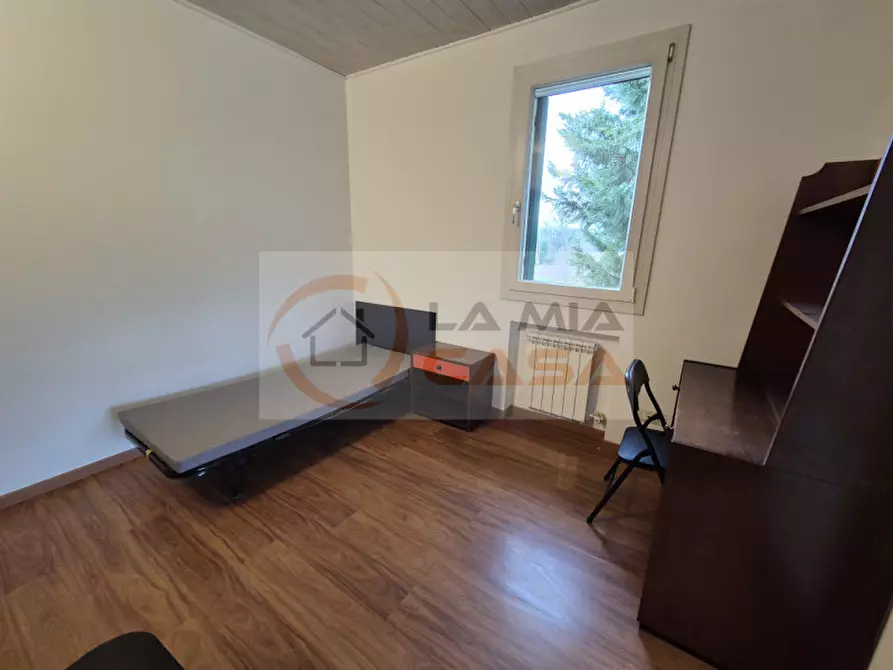 Immagine 4 di Camera in affitto  in Via Quattro Novembre 10 a Legnaro