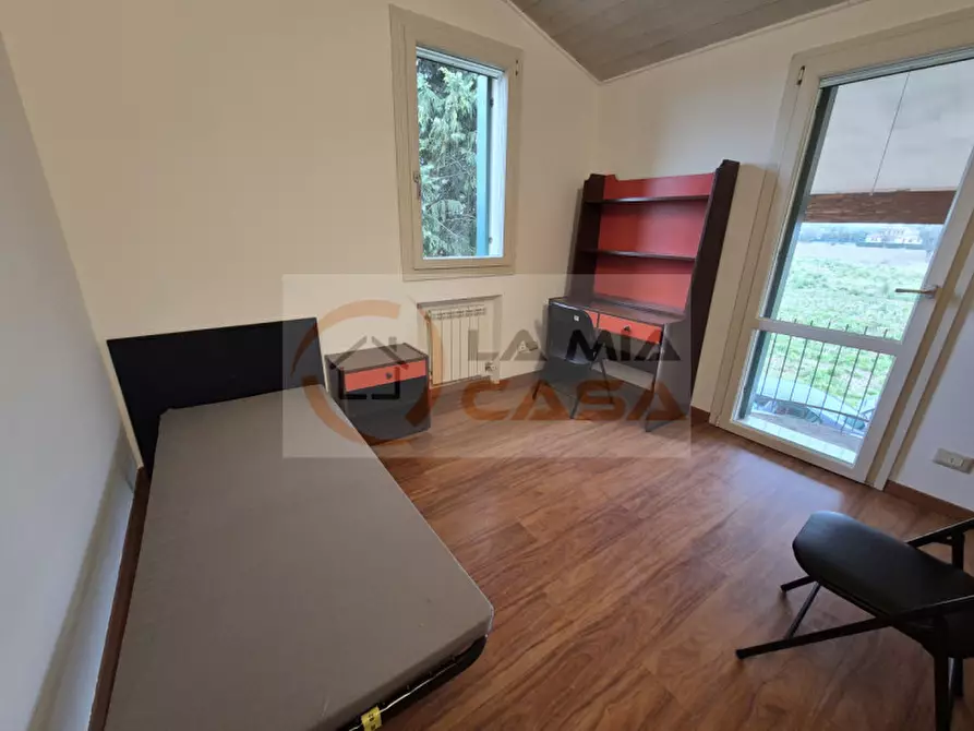 Immagine 5 di Camera in affitto  in Via Quattro Novembre 10 a Legnaro