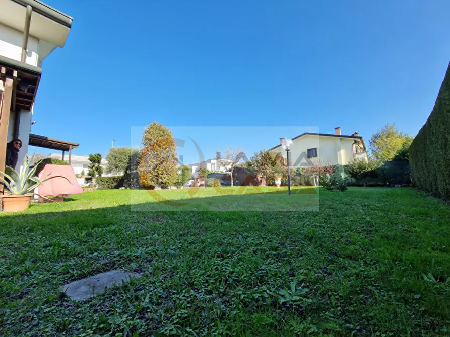 Immagine 2 di Casa bifamiliare in vendita  a Legnaro