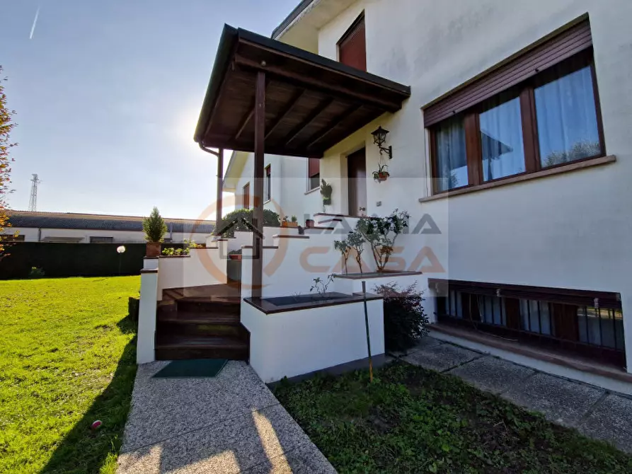 Immagine 7 di Casa bifamiliare in vendita  a Legnaro