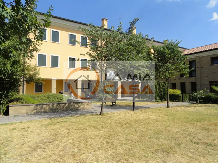 Immagine 2 di Camera in affitto  in Piazza Kolbe 4 a Legnaro