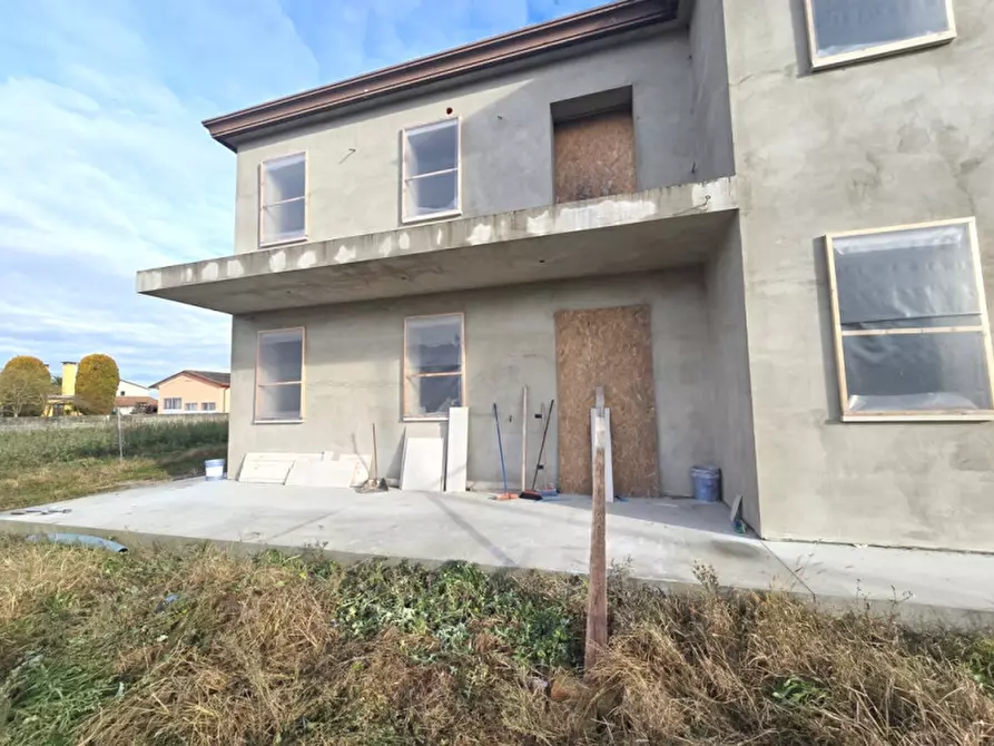 Immagine 2 di Villa in vendita  in Fosso' a Fosso'