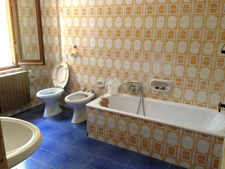 Immagine 26 di Rustico / casale in vendita  a Senigallia