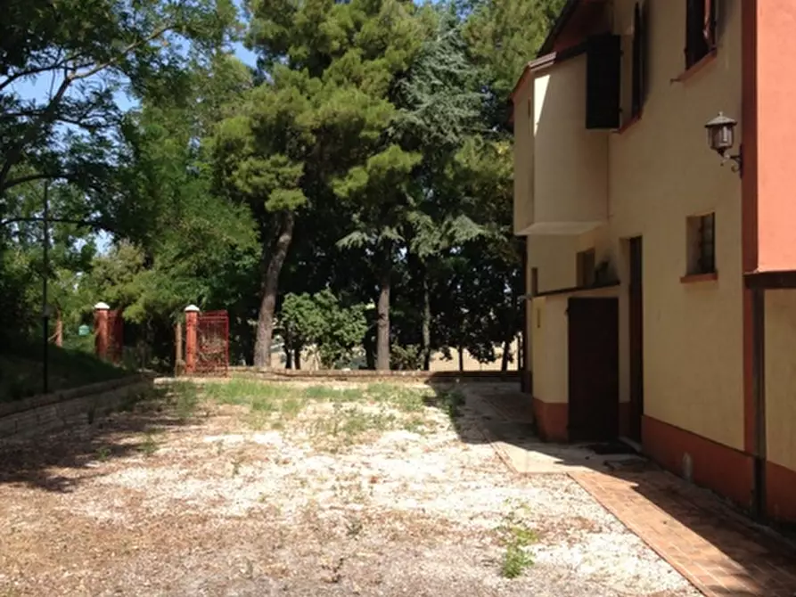 Immagine 69 di Rustico / casale in vendita  a Senigallia