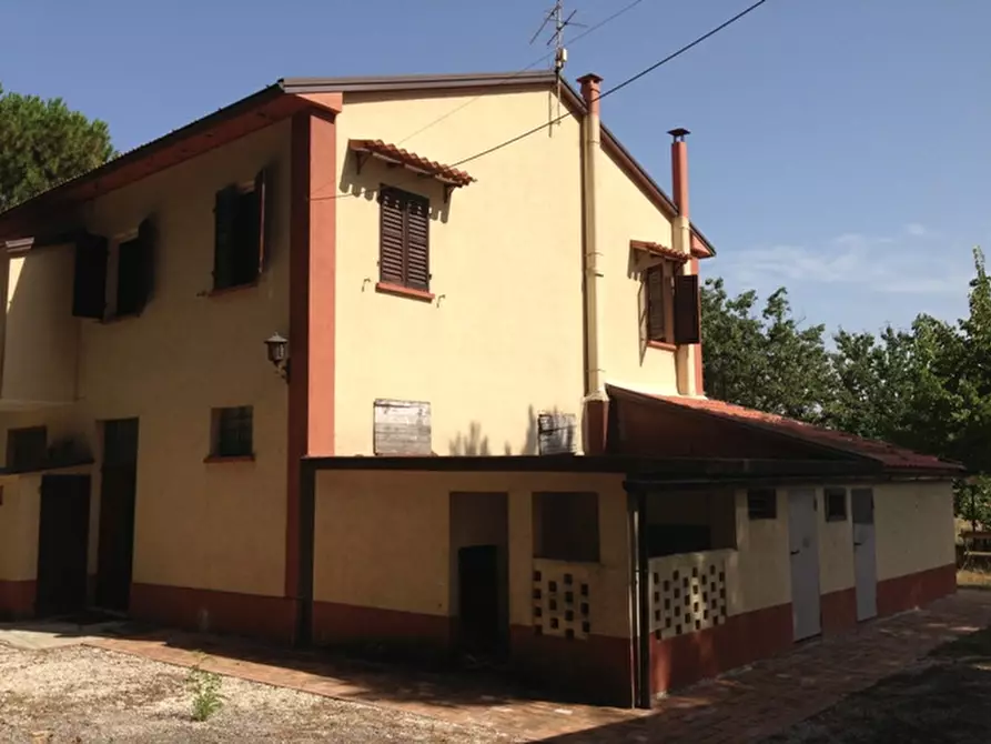 Immagine 70 di Rustico / casale in vendita  a Senigallia