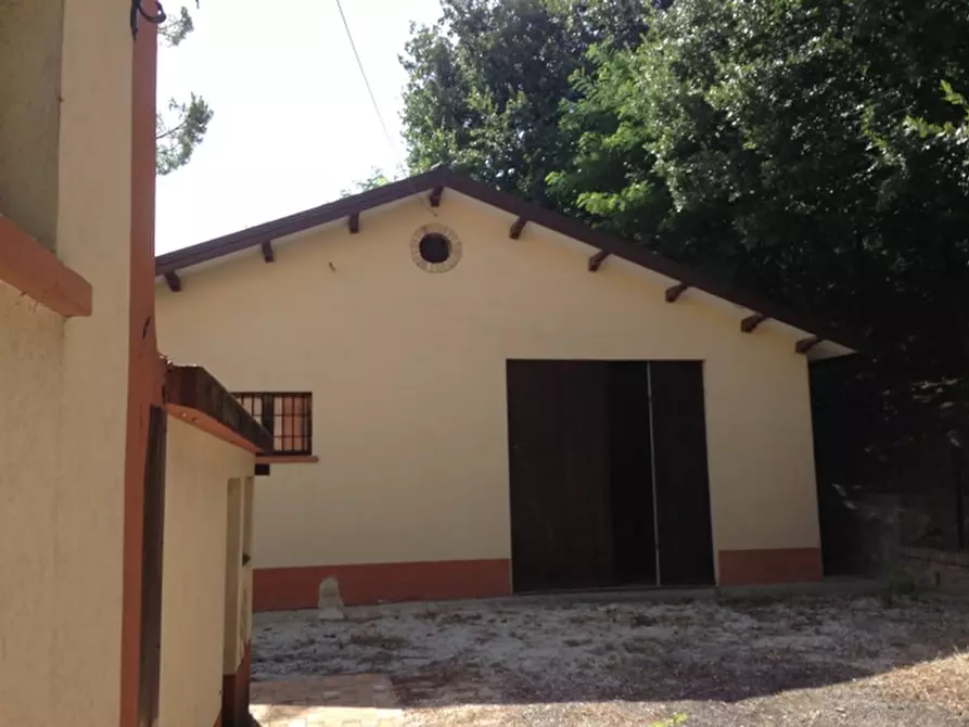 Immagine 76 di Rustico / casale in vendita  a Senigallia
