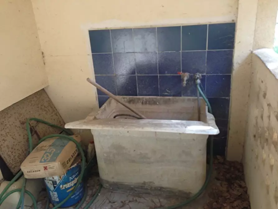 Immagine 78 di Rustico / casale in vendita  a Senigallia