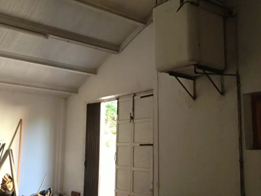 Immagine 84 di Rustico / casale in vendita  a Senigallia