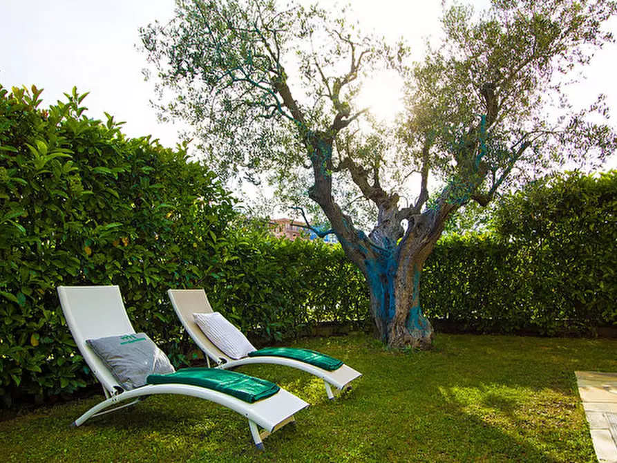 Immagine 32 di Villa in vendita  a San Costanzo