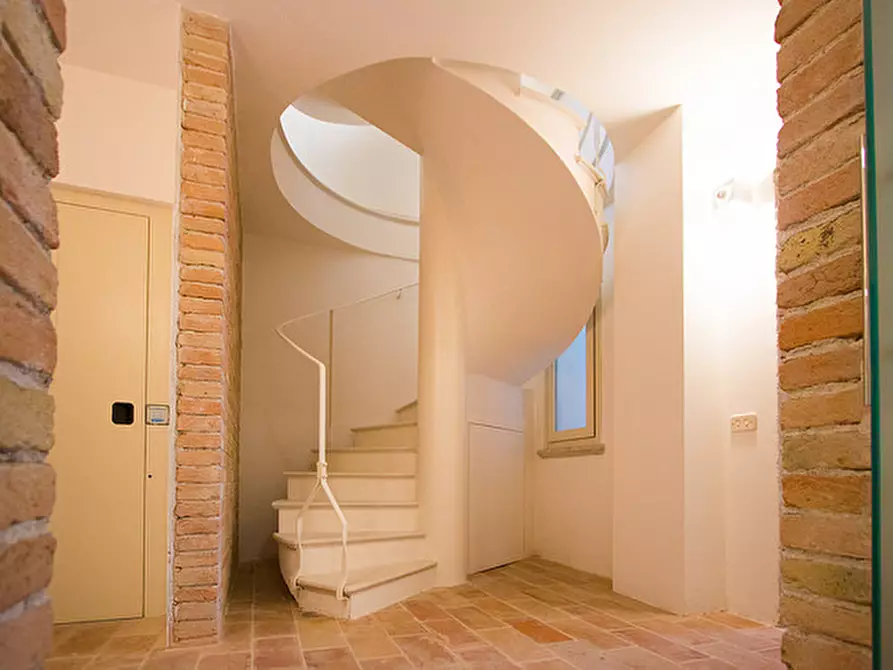 Immagine 41 di Villa in vendita  a San Costanzo