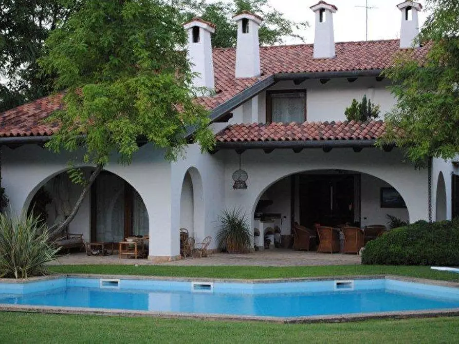 Immagine 3 di Villa in vendita  a Rosolina