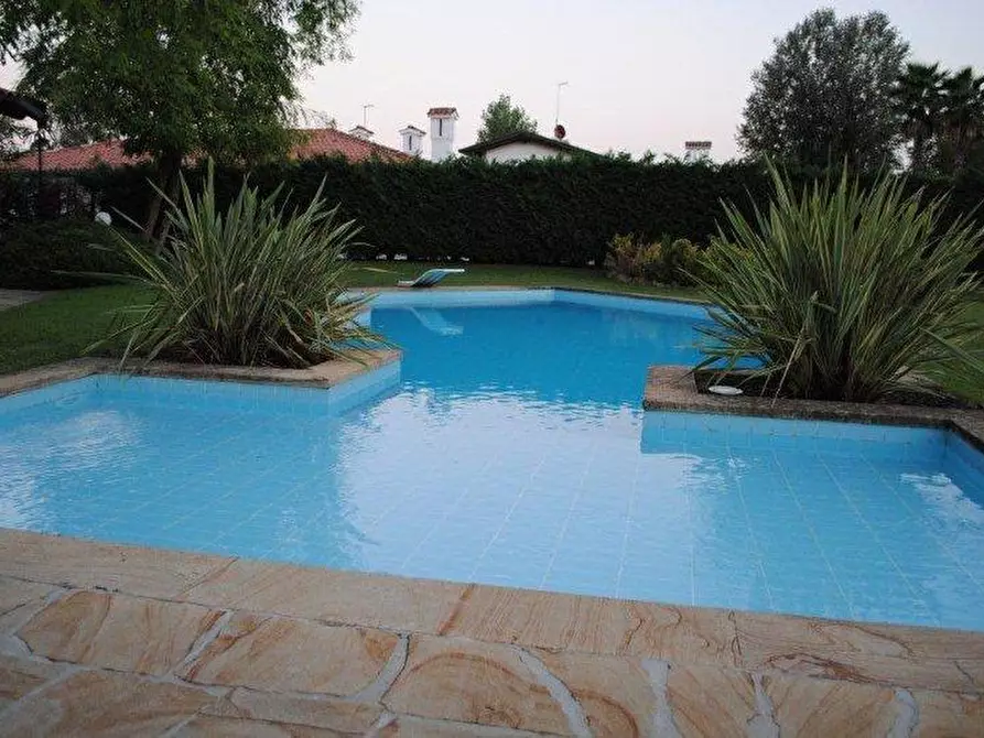 Immagine 4 di Villa in vendita  a Rosolina