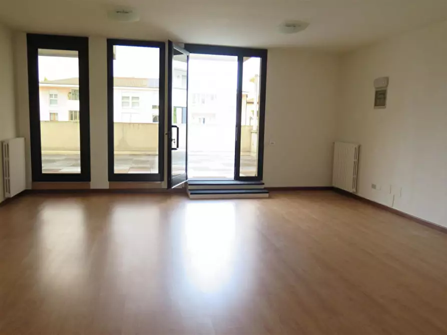 Immagine 1 di Ufficio in affitto  a Abano Terme