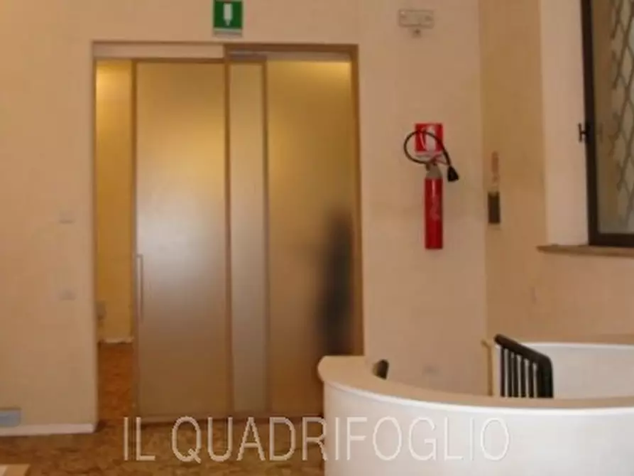 Immagine 9 di Ufficio in vendita  a Cesena