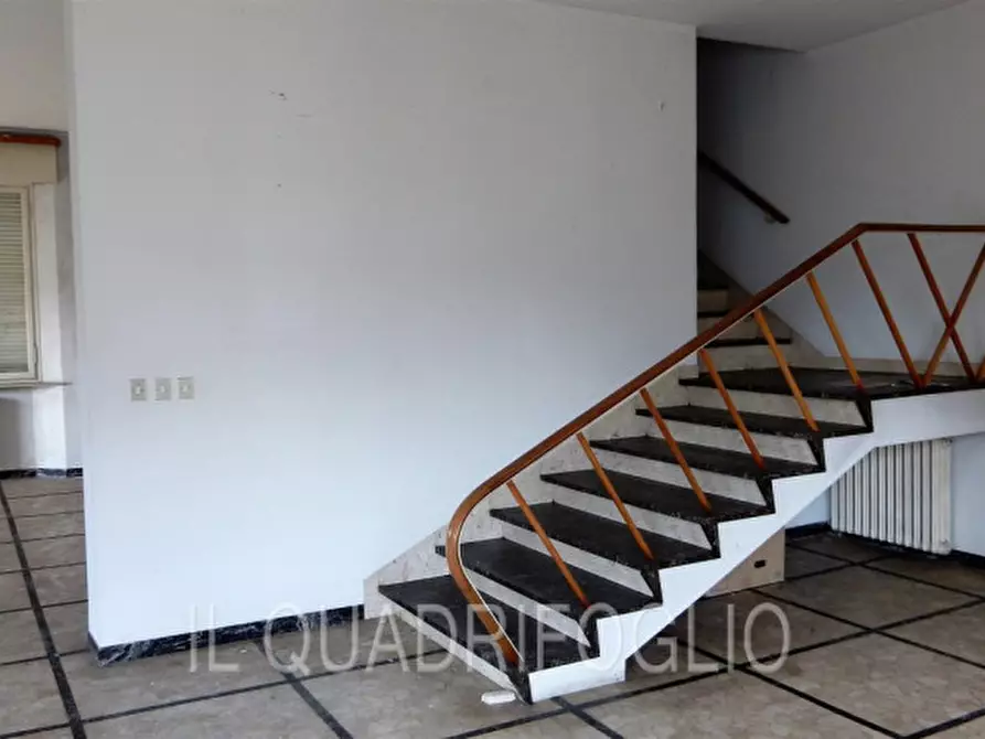 Immagine 10 di Villa in vendita  a Cesena