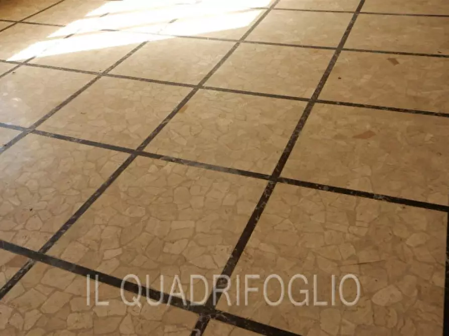 Immagine 11 di Villa in vendita  a Cesena