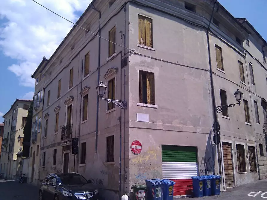 Immagine 3 di Palazzo in vendita  a Bassano Del Grappa
