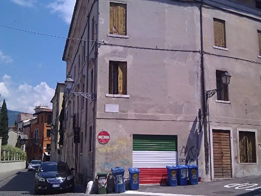 Immagine 4 di Palazzo in vendita  a Bassano Del Grappa